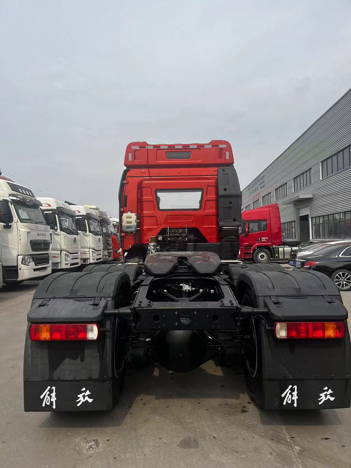 SINOTRUK Tractor Unit J6P 6X4 Manual Transmission New - Tegljač: slika SINOTRUK Tractor Unit J6P 6X4 Manual Transmission New - Tegljač SINOTRUK Tractor Unit J6P 6X4 Manual Transmission New - Tegljač: slika SINOTRUK Tractor Unit J6P 6X4 Manual Transmission New - Tegljač