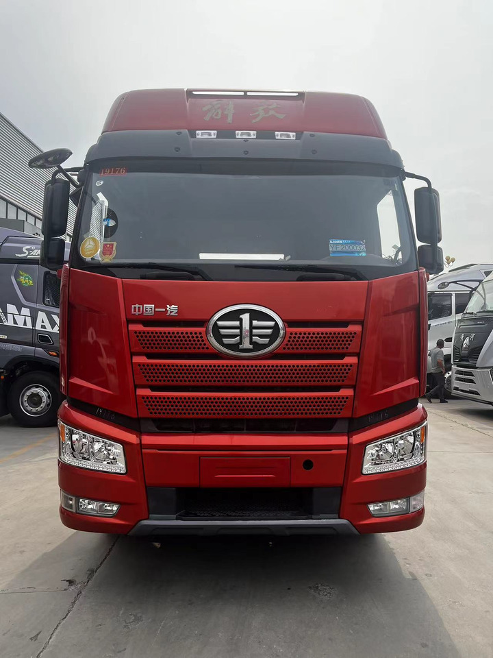 SINOTRUK Tractor Unit J6P 6X4 Manual Transmission New - Tegljač: slika SINOTRUK Tractor Unit J6P 6X4 Manual Transmission New - Tegljač SINOTRUK Tractor Unit J6P 6X4 Manual Transmission New - Tegljač: slika SINOTRUK Tractor Unit J6P 6X4 Manual Transmission New - Tegljač