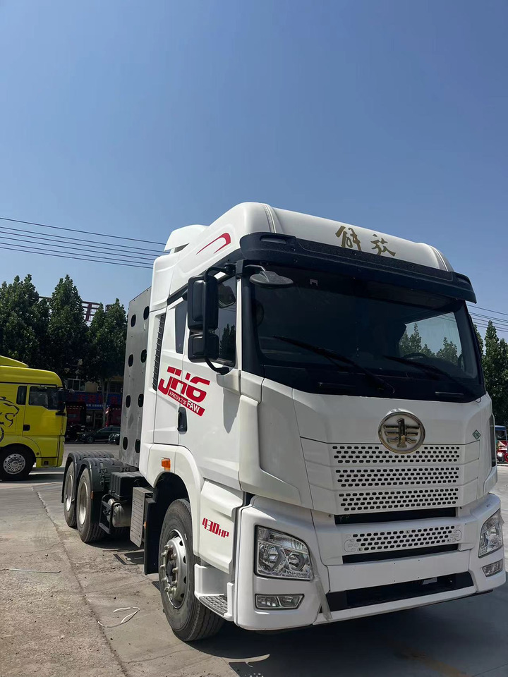 SINOTRUK Tractor Unit JH6 6X4 Manual Transmission New - Tegljač: slika SINOTRUK Tractor Unit JH6 6X4 Manual Transmission New - Tegljač SINOTRUK Tractor Unit JH6 6X4 Manual Transmission New - Tegljač: slika SINOTRUK Tractor Unit JH6 6X4 Manual Transmission New - Tegljač
