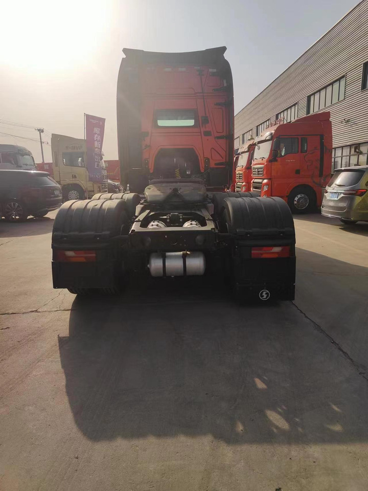 SINOTRUK X6000 6X4 Automatic Tractor Unit - Tegljač: slika SINOTRUK X6000 6X4 Automatic Tractor Unit - Tegljač SINOTRUK X6000 6X4 Automatic Tractor Unit - Tegljač: slika SINOTRUK X6000 6X4 Automatic Tractor Unit - Tegljač