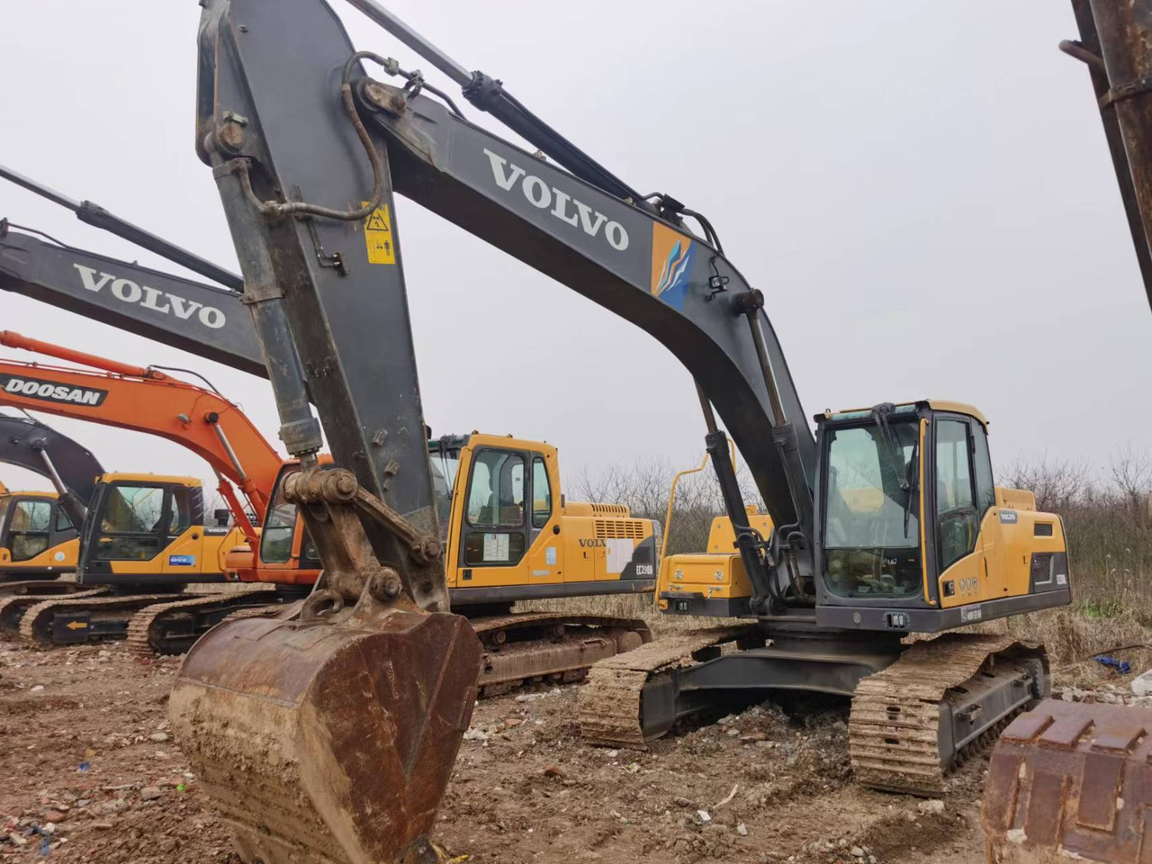 VOLVO EC250D - Bager gusjeničar: slika VOLVO EC250D - Bager gusjeničar VOLVO EC250D - Bager gusjeničar: slika VOLVO EC250D - Bager gusjeničar