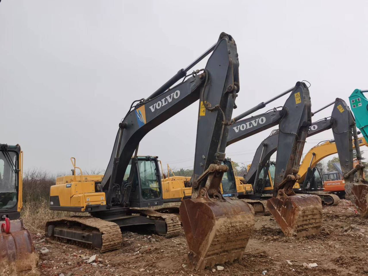 VOLVO EC250D - Bager gusjeničar: slika VOLVO EC250D - Bager gusjeničar VOLVO EC250D - Bager gusjeničar: slika VOLVO EC250D - Bager gusjeničar