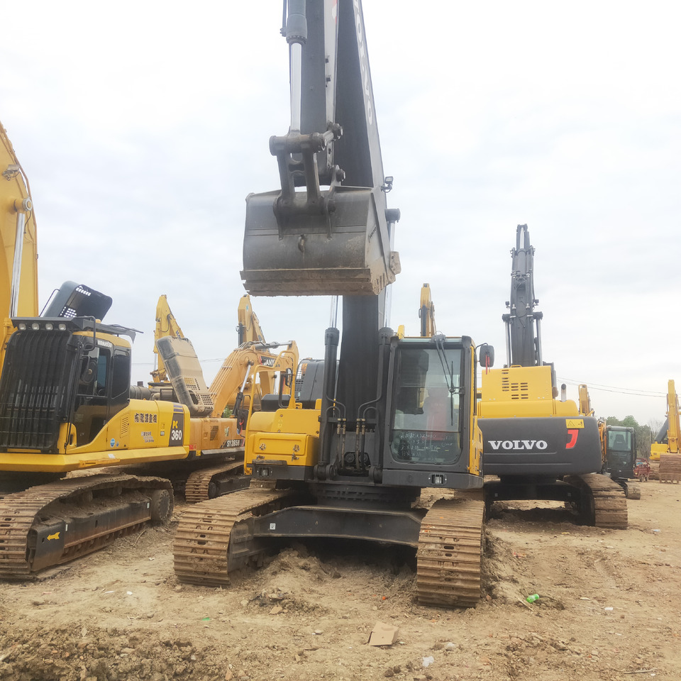 VOLVO EC300D - Bager gusjeničar: slika VOLVO EC300D - Bager gusjeničar VOLVO EC300D - Bager gusjeničar: slika VOLVO EC300D - Bager gusjeničar
