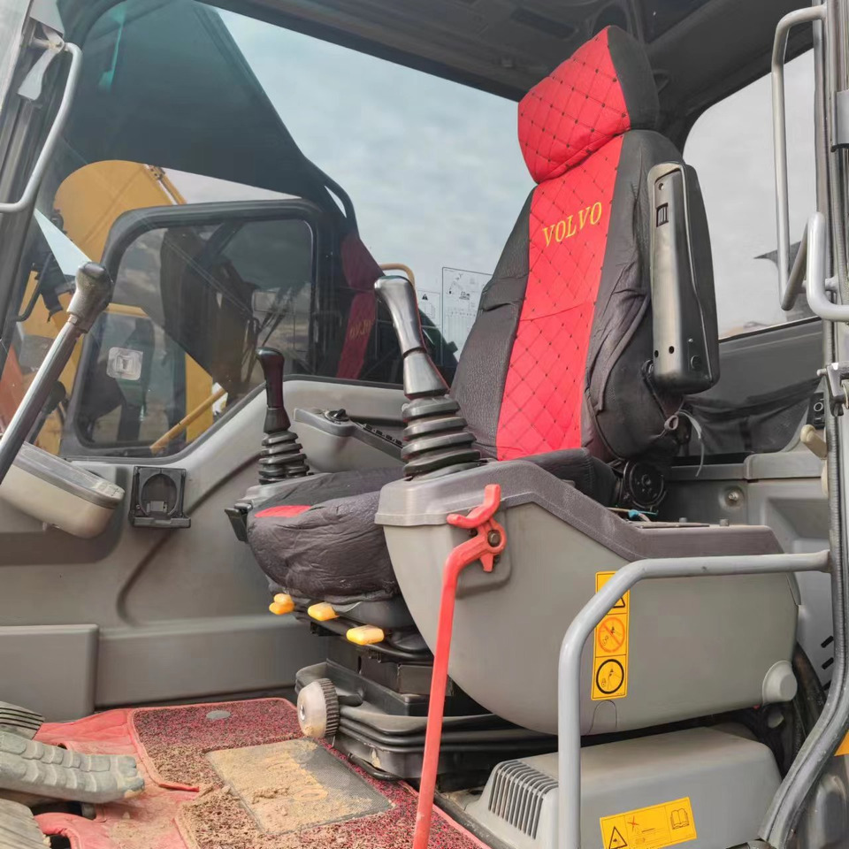 VOLVO Excavator EC240 Click for Discount - Bager: slika VOLVO Excavator EC240 Click for Discount - Bager VOLVO Excavator EC240 Click for Discount - Bager: slika VOLVO Excavator EC240 Click for Discount - Bager