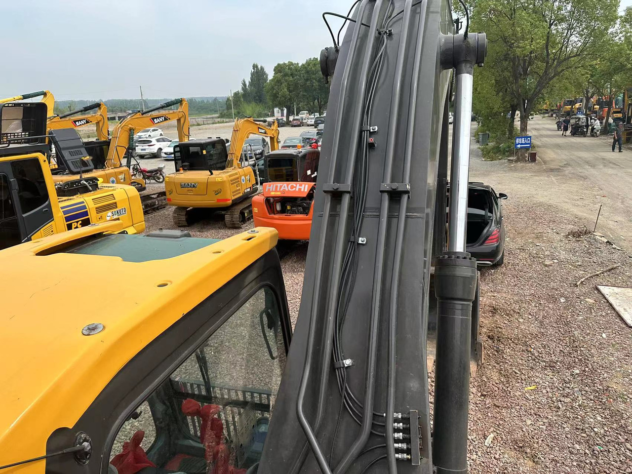 VOLVO Excavator EC240D Cilck for Discount - Bager: slika VOLVO Excavator EC240D Cilck for Discount - Bager VOLVO Excavator EC240D Cilck for Discount - Bager: slika VOLVO Excavator EC240D Cilck for Discount - Bager
