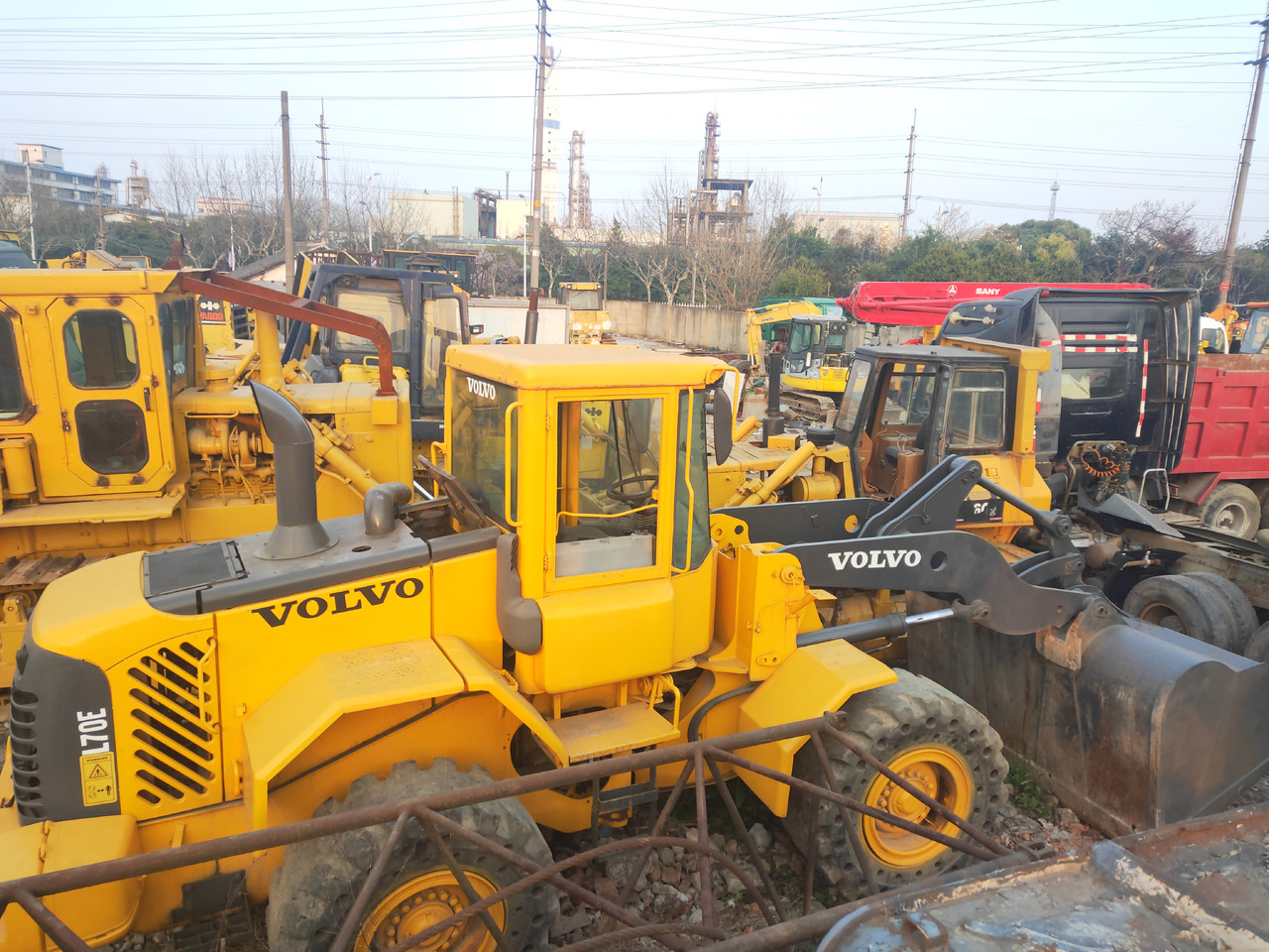 Volvo Wheel Loader Volvo L70E Click Here for Discount - Utovarivač na kotačima: slika Volvo Wheel Loader Volvo L70E Click Here for Discount - Utovarivač na kotačima Volvo Wheel Loader Volvo L70E Click Here for Discount - Utovarivač na kotačima: slika Volvo Wheel Loader Volvo L70E Click Here for Discount - Utovarivač na kotačima