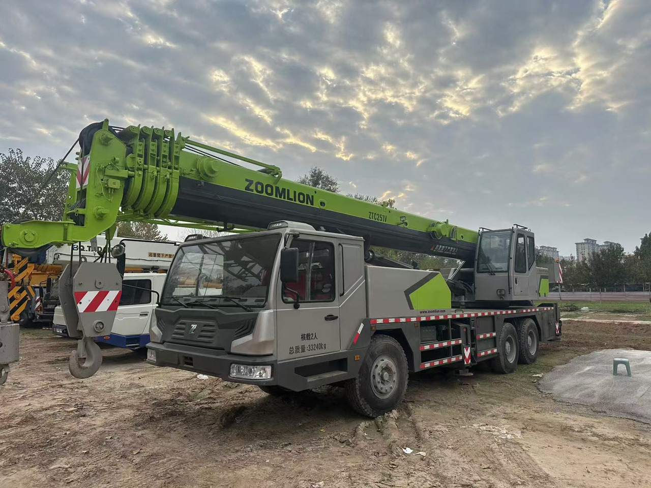 ZOOMLION Crane ZTC251V 25Ton - Autodizalica za sve terene: slika ZOOMLION Crane ZTC251V 25Ton - Autodizalica za sve terene ZOOMLION Crane ZTC251V 25Ton - Autodizalica za sve terene: slika ZOOMLION Crane ZTC251V 25Ton - Autodizalica za sve terene