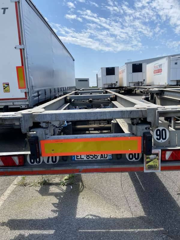 Semi-remorque 3 Essieux 38 TONNES CHARIOT COULISSANT - Transporter kontejnera/ Poluprikolica s izmjenjivim sanducima: slika Semi-remorque 3 Essieux 38 TONNES CHARIOT COULISSANT - Transporter kontejnera/ Poluprikolica s izmjenjivim sanducima Semi-remorque 3 Essieux 38 TONNES CHARIOT COULISSANT - Transporter kontejnera/ Poluprikolica s izmjenjivim sanducima: slika Semi-remorque 3 Essieux 38 TONNES CHARIOT COULISSANT - Transporter kontejnera/ Poluprikolica s izmjenjivim sanducima