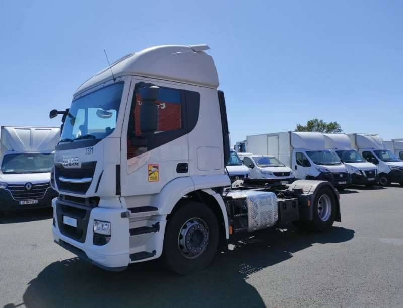 Tracteur 19 TONNES 360 CV 1 COUCHETTE - Tegljač: slika  Tracteur 19 TONNES 360 CV 1 COUCHETTE - Tegljač Tracteur 19 TONNES 360 CV 1 COUCHETTE - Tegljač: slika  Tracteur 19 TONNES 360 CV 1 COUCHETTE - Tegljač