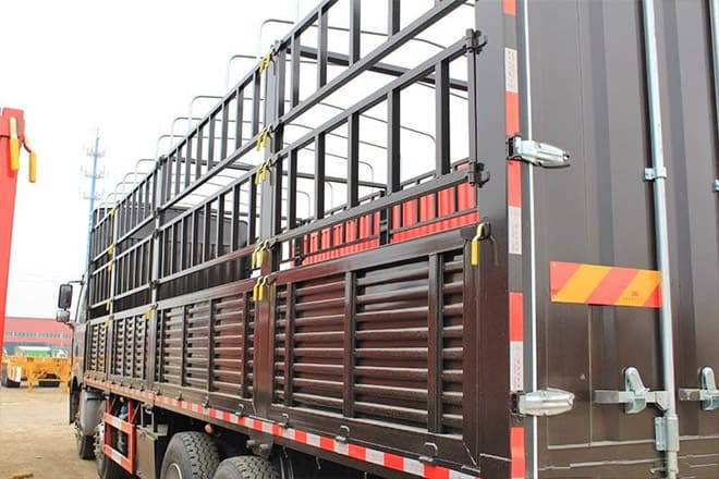 FAW FAW J6P Livestock Truck for Sale in Uganda - Kamion za prijevoz stoke: slika FAW FAW J6P Livestock Truck for Sale in Uganda - Kamion za prijevoz stoke FAW FAW J6P Livestock Truck for Sale in Uganda - Kamion za prijevoz stoke: slika FAW FAW J6P Livestock Truck for Sale in Uganda - Kamion za prijevoz stoke