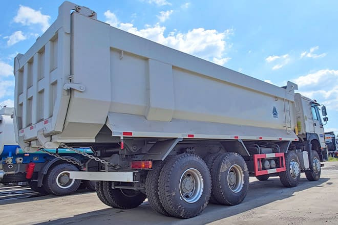 SINOTRUK Howo 8x4 Tipper Truck for Sale in Guinea - Kiper: slika SINOTRUK Howo 8x4 Tipper Truck for Sale in Guinea - Kiper SINOTRUK Howo 8x4 Tipper Truck for Sale in Guinea - Kiper: slika SINOTRUK Howo 8x4 Tipper Truck for Sale in Guinea - Kiper