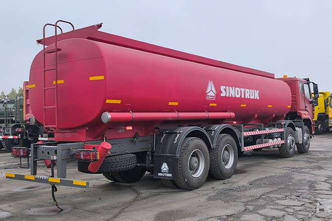 SINOTRUK Howo NX380 Diesel Tanker Truck for Sale in Tanzania - Kamion cisterna: slika SINOTRUK Howo NX380 Diesel Tanker Truck for Sale in Tanzania - Kamion cisterna SINOTRUK Howo NX380 Diesel Tanker Truck for Sale in Tanzania - Kamion cisterna: slika SINOTRUK Howo NX380 Diesel Tanker Truck for Sale in Tanzania - Kamion cisterna