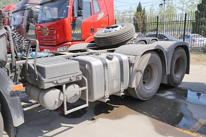 FAW Faw J6P 380HP Truck for Sale in Mali - Tegljač: slika FAW Faw J6P 380HP Truck for Sale in Mali - Tegljač FAW Faw J6P 380HP Truck for Sale in Mali - Tegljač: slika FAW Faw J6P 380HP Truck for Sale in Mali - Tegljač