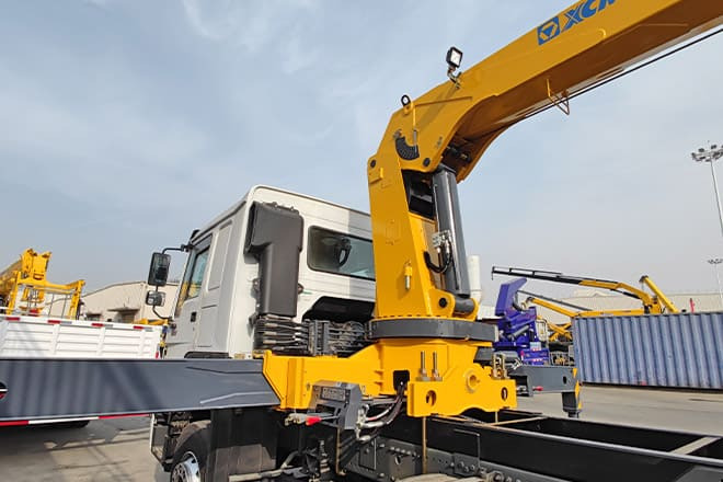 XCMG Lorry Mounted Crane for Sale in Brazil - Kamion s kranom: slika XCMG Lorry Mounted Crane for Sale in Brazil - Kamion s kranom XCMG Lorry Mounted Crane for Sale in Brazil - Kamion s kranom: slika XCMG Lorry Mounted Crane for Sale in Brazil - Kamion s kranom