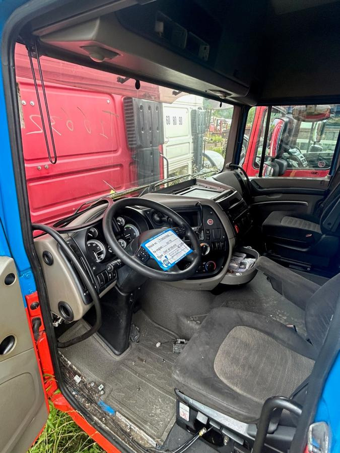 DAF DAF XF105-410 Bleue - Kabina za Kamion: slika DAF DAF XF105-410 Bleue - Kabina za Kamion DAF DAF XF105-410 Bleue - Kabina za Kamion: slika DAF DAF XF105-410 Bleue - Kabina za Kamion