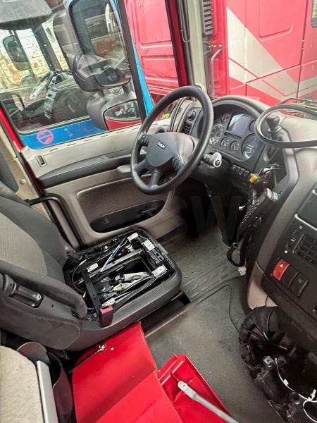 DAF XF105-460 Rouge - Kabina za Kamion: slika DAF XF105-460 Rouge - Kabina za Kamion DAF XF105-460 Rouge - Kabina za Kamion: slika DAF XF105-460 Rouge - Kabina za Kamion