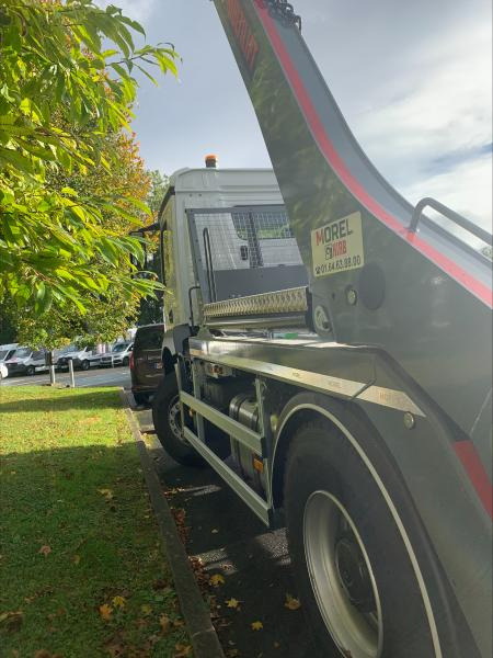 Mercedes Actros 1835 - Utovarivač s proklizavajućim upravljanjem: slika Mercedes Actros 1835 - Utovarivač s proklizavajućim upravljanjem Mercedes Actros 1835 - Utovarivač s proklizavajućim upravljanjem: slika Mercedes Actros 1835 - Utovarivač s proklizavajućim upravljanjem