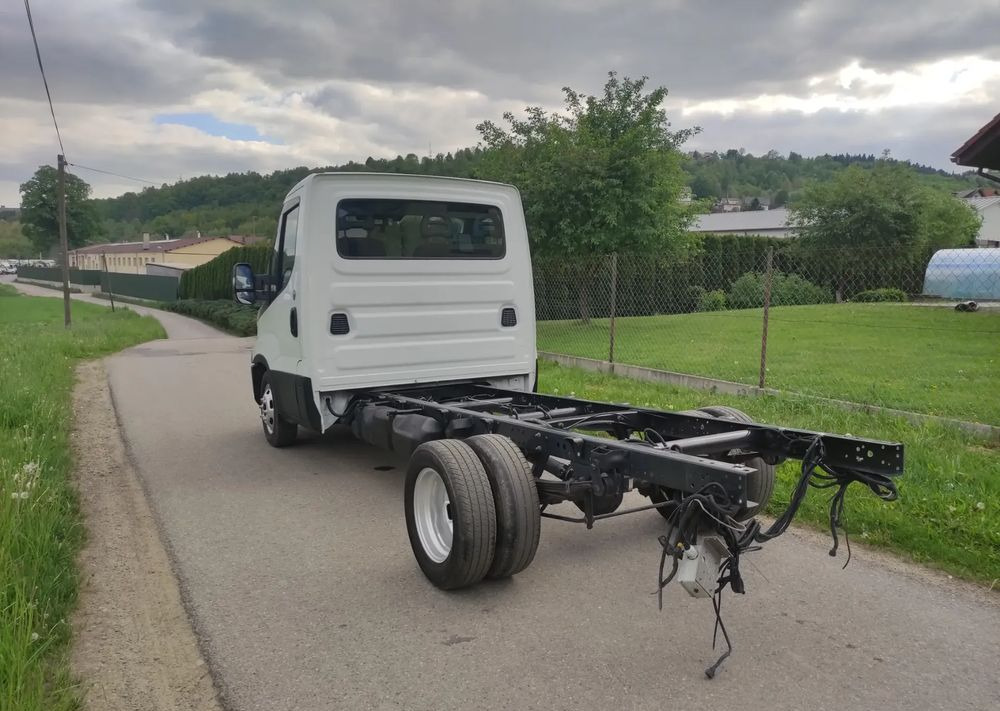Iveco DAILY 35c14 2.3 hpi rama do zabudowy, - Kamion-šasija: slika Iveco DAILY 35c14 2.3 hpi rama do zabudowy, - Kamion-šasija Iveco DAILY 35c14 2.3 hpi rama do zabudowy, - Kamion-šasija: slika Iveco DAILY 35c14 2.3 hpi rama do zabudowy, - Kamion-šasija