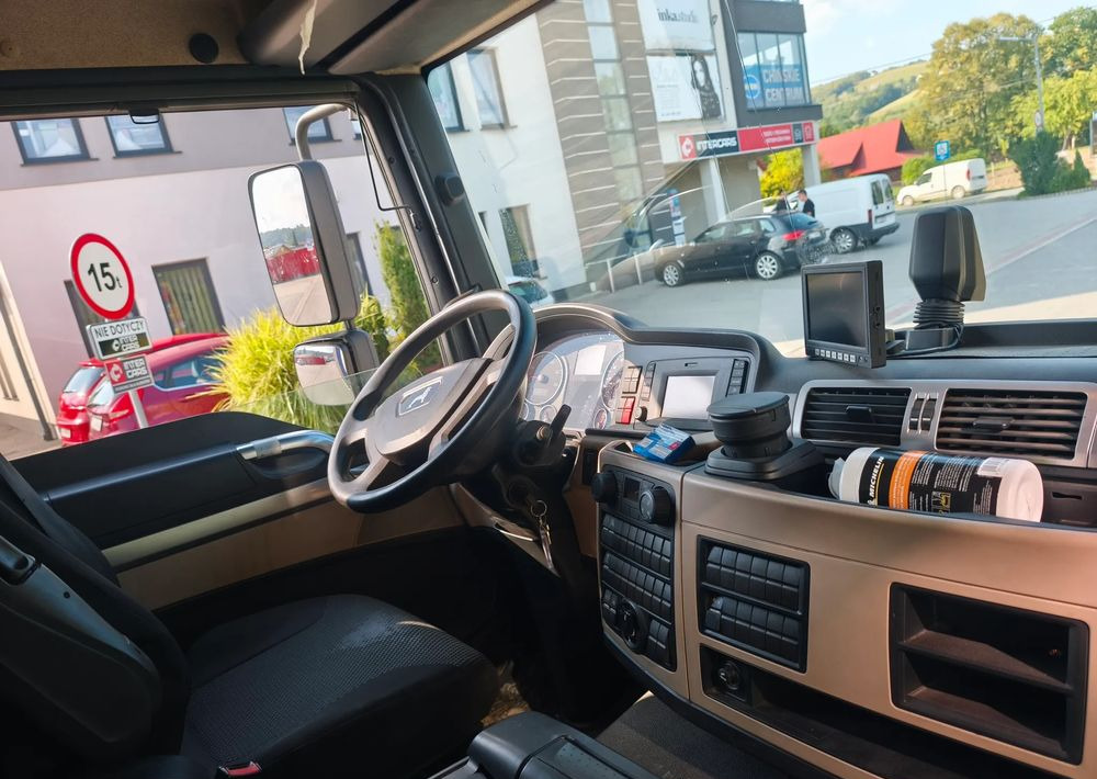 MAN TGL 12.250 kontener 6,2 , winda - Kamion sandučar: slika MAN TGL 12.250 kontener 6,2 , winda - Kamion sandučar MAN TGL 12.250 kontener 6,2 , winda - Kamion sandučar: slika MAN TGL 12.250 kontener 6,2 , winda - Kamion sandučar