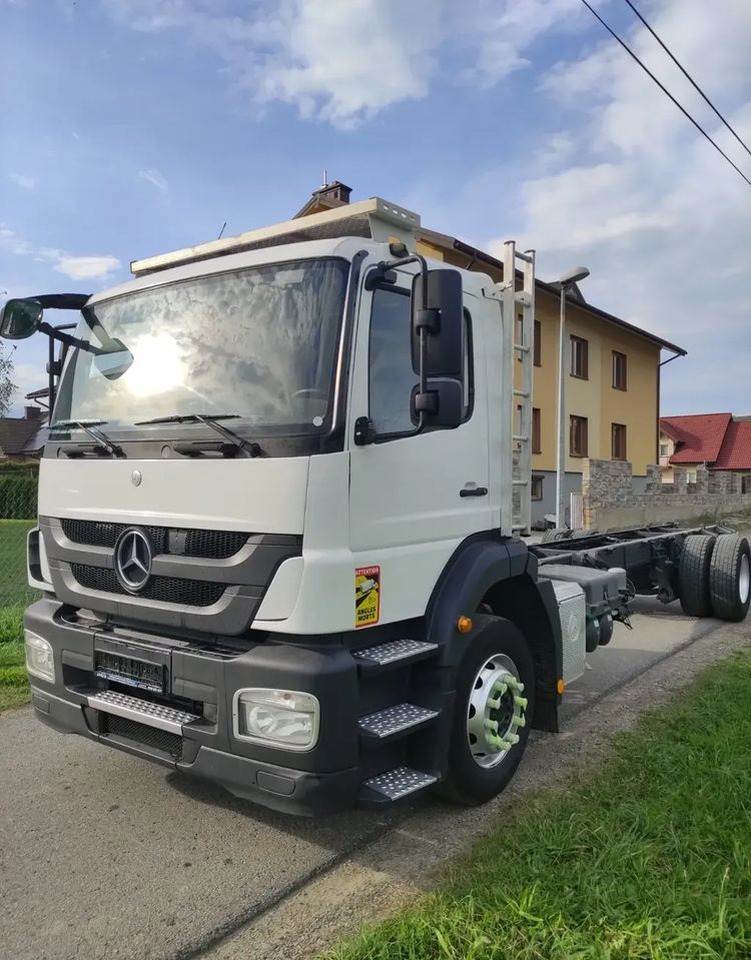 Mercedes-Benz AXOR 1829 rama do zabudowy blokada mostu - Kamion-šasija: slika Mercedes-Benz AXOR 1829 rama do zabudowy blokada mostu - Kamion-šasija Mercedes-Benz AXOR 1829 rama do zabudowy blokada mostu - Kamion-šasija: slika Mercedes-Benz AXOR 1829 rama do zabudowy blokada mostu - Kamion-šasija