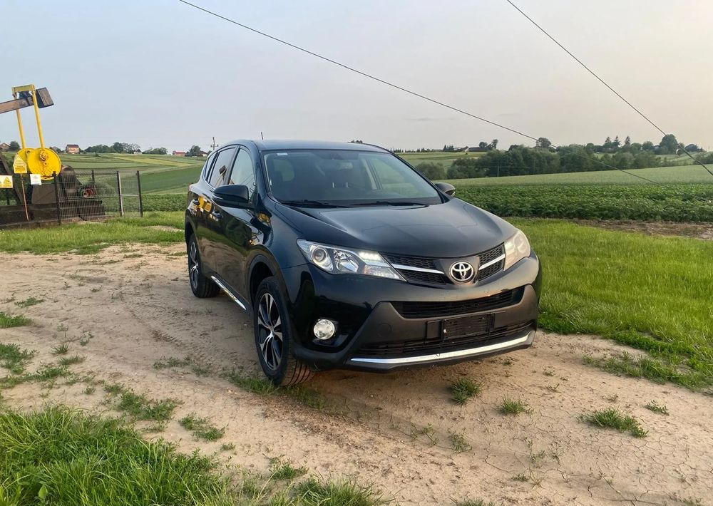 SUV Toyota RAV4 2.0 D-4D 4x4: slika SUV Toyota RAV4 2.0 D-4D 4x4