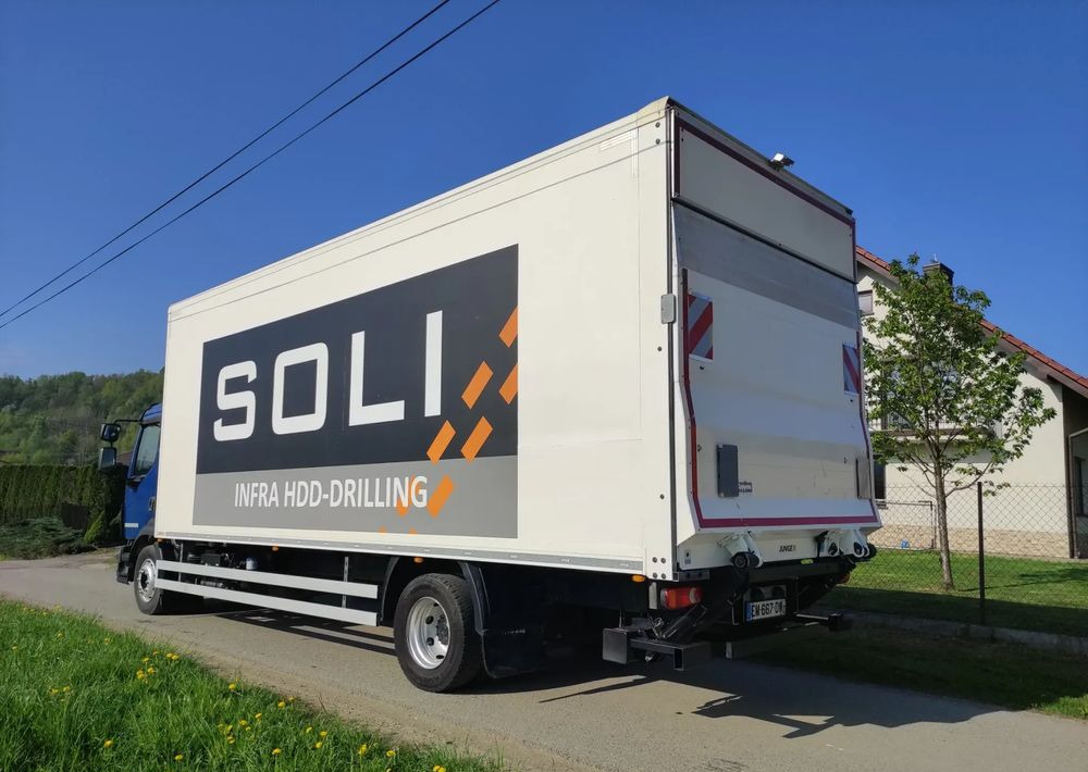 Volvo FL 12.240 klima blokada kontener 18 pal kurierka - Kamion sandučar: slika Volvo FL 12.240 klima blokada kontener 18 pal kurierka - Kamion sandučar Volvo FL 12.240 klima blokada kontener 18 pal kurierka - Kamion sandučar: slika Volvo FL 12.240 klima blokada kontener 18 pal kurierka - Kamion sandučar