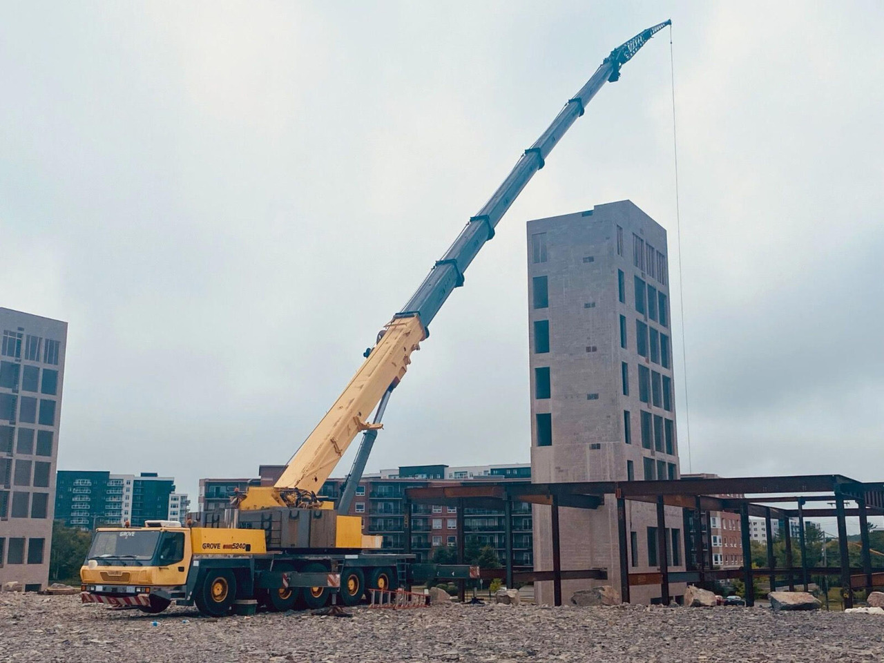 Grove Grove GMK 5200 - Autodizalica za sve terene: slika Grove Grove GMK 5200 - Autodizalica za sve terene Grove Grove GMK 5200 - Autodizalica za sve terene: slika Grove Grove GMK 5200 - Autodizalica za sve terene