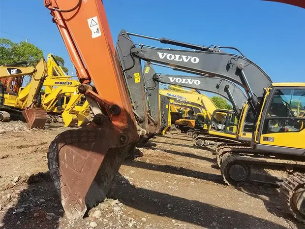 2022 Hitachi ZX240 - Bager gusjeničar: slika 2022 Hitachi ZX240 - Bager gusjeničar 2022 Hitachi ZX240 - Bager gusjeničar: slika 2022 Hitachi ZX240 - Bager gusjeničar