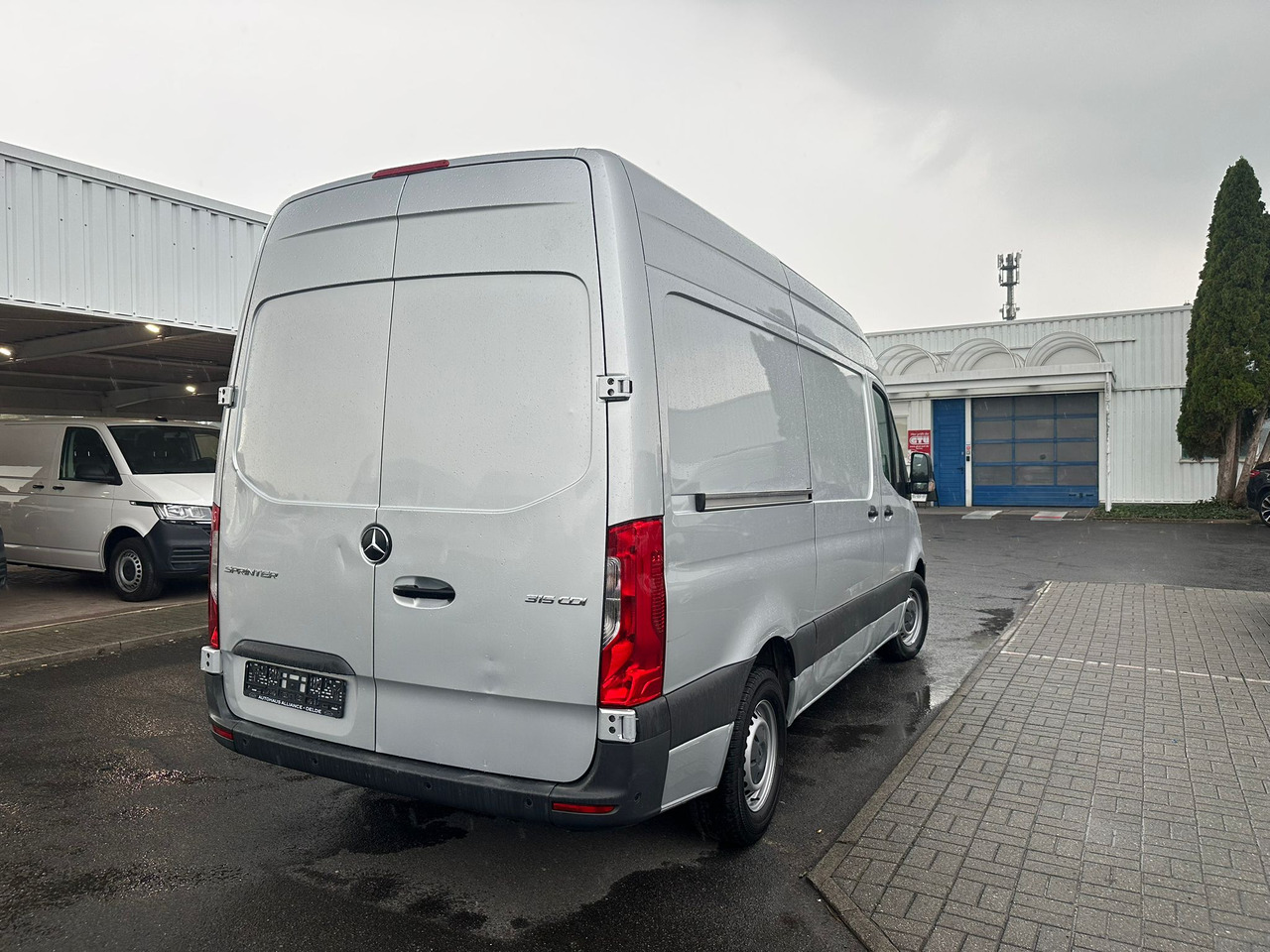 MERCEDES-BENZ Sprinter - Furgon: slika MERCEDES-BENZ Sprinter - Furgon MERCEDES-BENZ Sprinter - Furgon: slika MERCEDES-BENZ Sprinter - Furgon