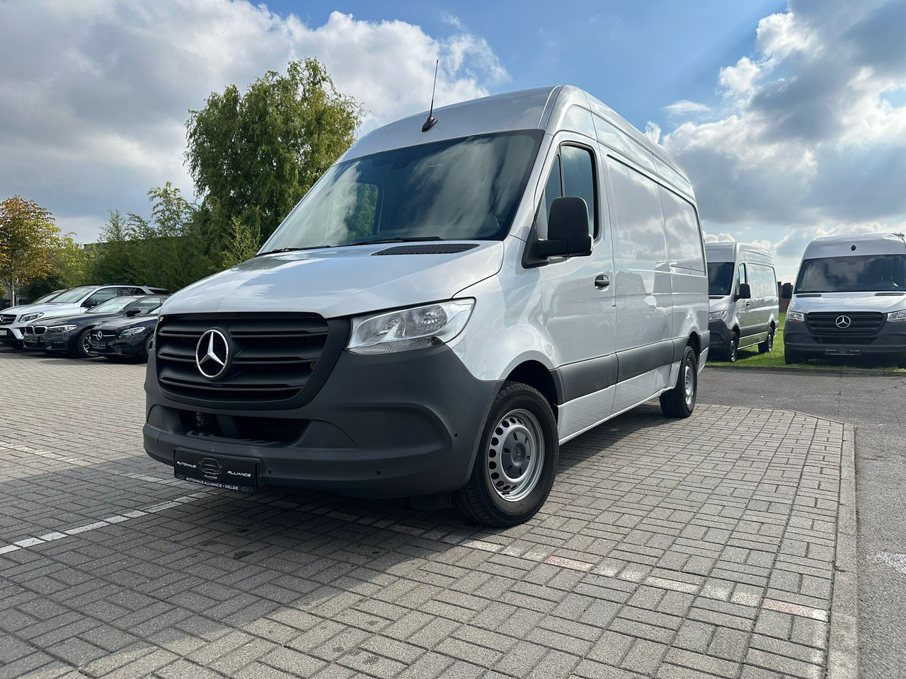MERCEDES-BENZ Sprinter - Furgon: slika MERCEDES-BENZ Sprinter - Furgon MERCEDES-BENZ Sprinter - Furgon: slika MERCEDES-BENZ Sprinter - Furgon