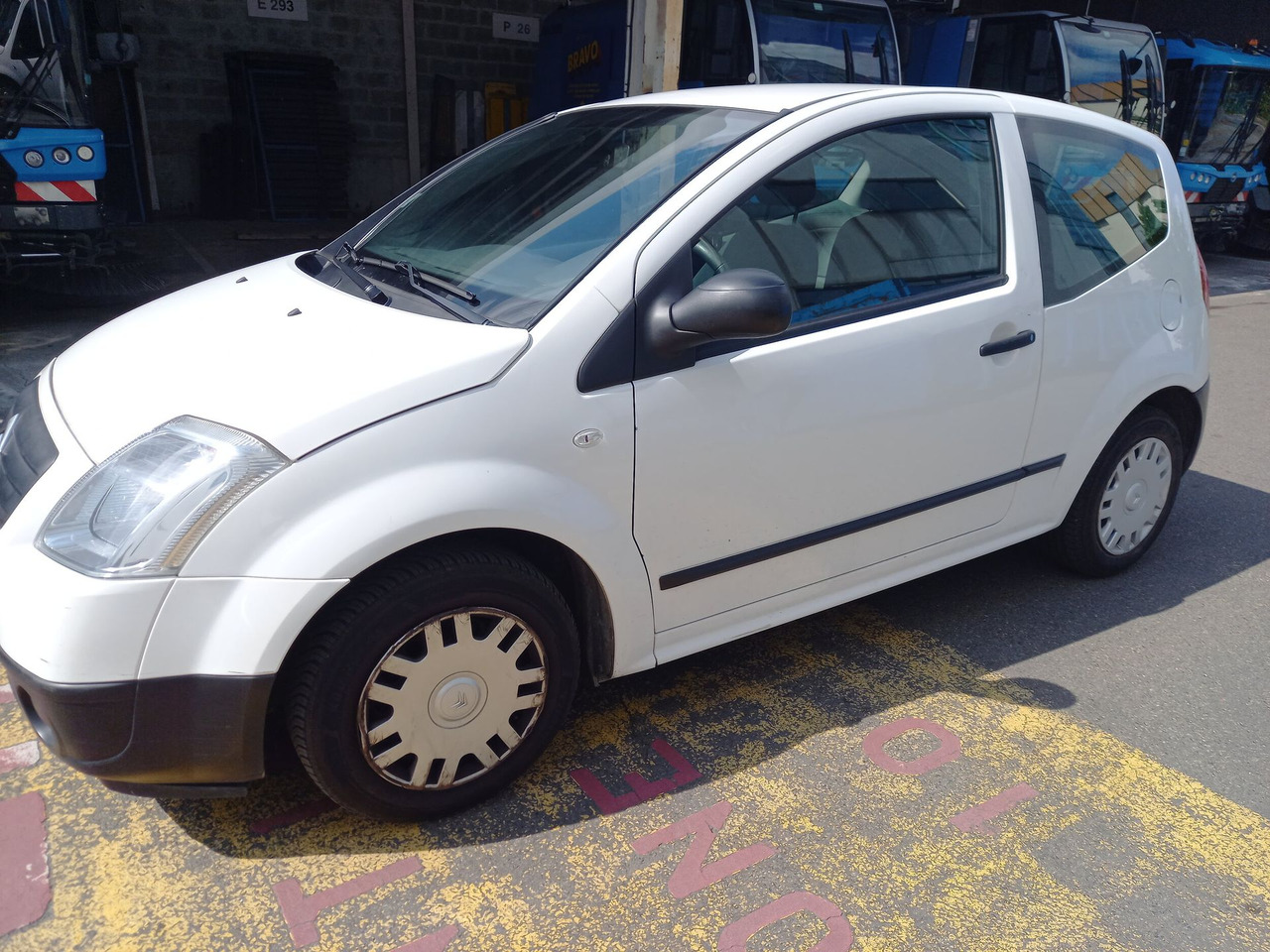 CITROEN C2 -Berline commerciale essence - 3 portes - 2 plac - Automobil: slika CITROEN C2 -Berline commerciale essence - 3 portes - 2 plac - Automobil CITROEN C2 -Berline commerciale essence - 3 portes - 2 plac - Automobil: slika CITROEN C2 -Berline commerciale essence - 3 portes - 2 plac - Automobil