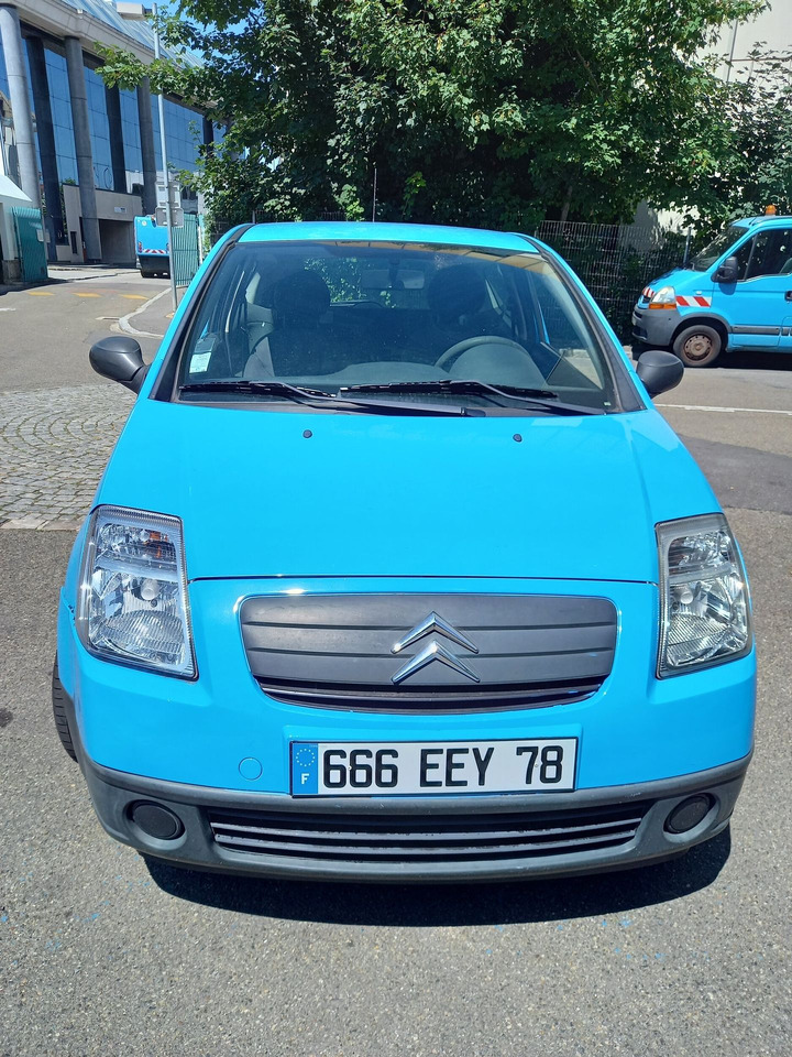 CITROEN C2 - Voiture berline commerciale essence - 3 portes - Limuzina: slika CITROEN C2 - Voiture berline commerciale essence - 3 portes - Limuzina CITROEN C2 - Voiture berline commerciale essence - 3 portes - Limuzina: slika CITROEN C2 - Voiture berline commerciale essence - 3 portes - Limuzina