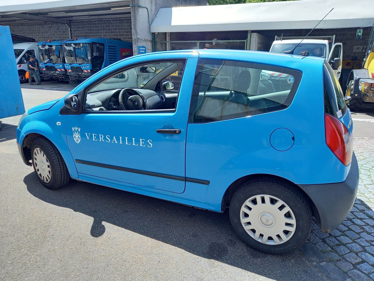 CITROEN C2 - Voiture berline commerciale essence - 3 portes - Limuzina: slika CITROEN C2 - Voiture berline commerciale essence - 3 portes - Limuzina CITROEN C2 - Voiture berline commerciale essence - 3 portes - Limuzina: slika CITROEN C2 - Voiture berline commerciale essence - 3 portes - Limuzina
