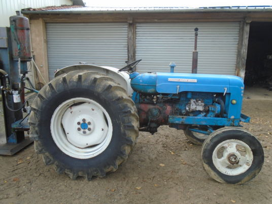 Fordson Major SUPER MAJOR - Traktor: slika Fordson Major SUPER MAJOR - Traktor Fordson Major SUPER MAJOR - Traktor: slika Fordson Major SUPER MAJOR - Traktor