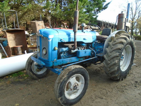 Fordson Major SUPER MAJOR - Traktor: slika Fordson Major SUPER MAJOR - Traktor Fordson Major SUPER MAJOR - Traktor: slika Fordson Major SUPER MAJOR - Traktor