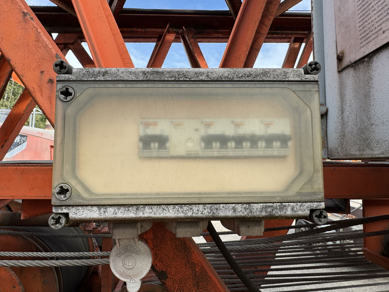 Arcomet T 33 A - Toranjska dizalica: slika Arcomet T 33 A - Toranjska dizalica Arcomet T 33 A - Toranjska dizalica: slika Arcomet T 33 A - Toranjska dizalica