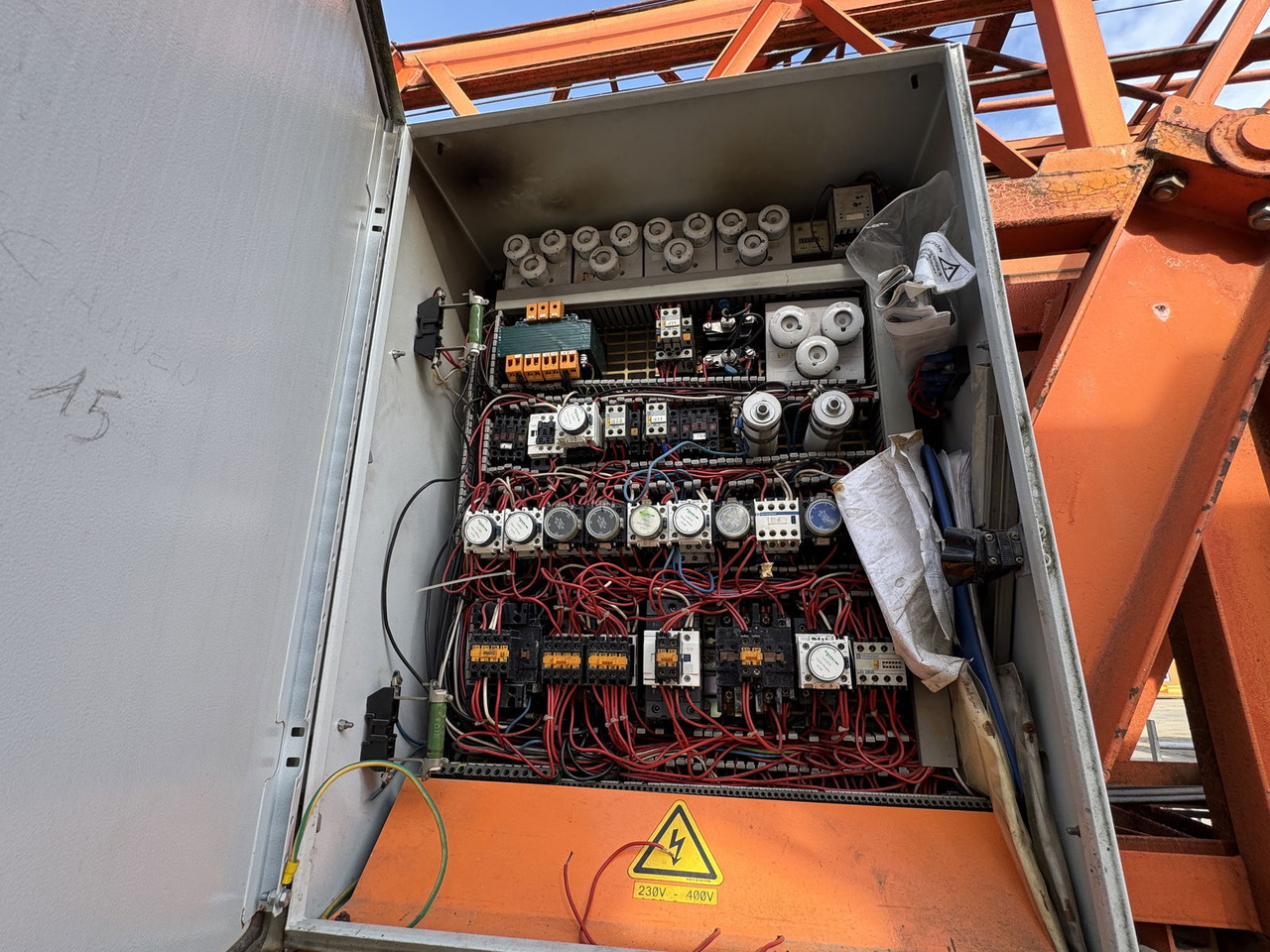 Arcomet T 33 A - Toranjska dizalica: slika Arcomet T 33 A - Toranjska dizalica Arcomet T 33 A - Toranjska dizalica: slika Arcomet T 33 A - Toranjska dizalica