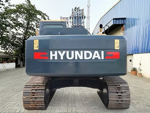 HYUNDAI R215 - Bager: slika HYUNDAI R215 - Bager HYUNDAI R215 - Bager: slika HYUNDAI R215 - Bager