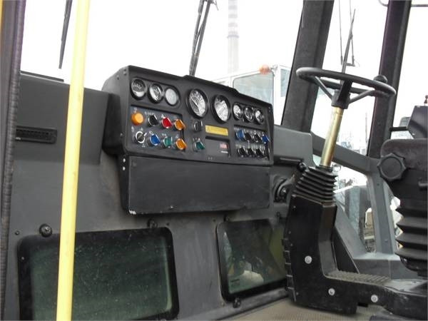 Dynapac CC 422 - Kombinirani valjak: slika Dynapac CC 422 - Kombinirani valjak Dynapac CC 422 - Kombinirani valjak: slika Dynapac CC 422 - Kombinirani valjak