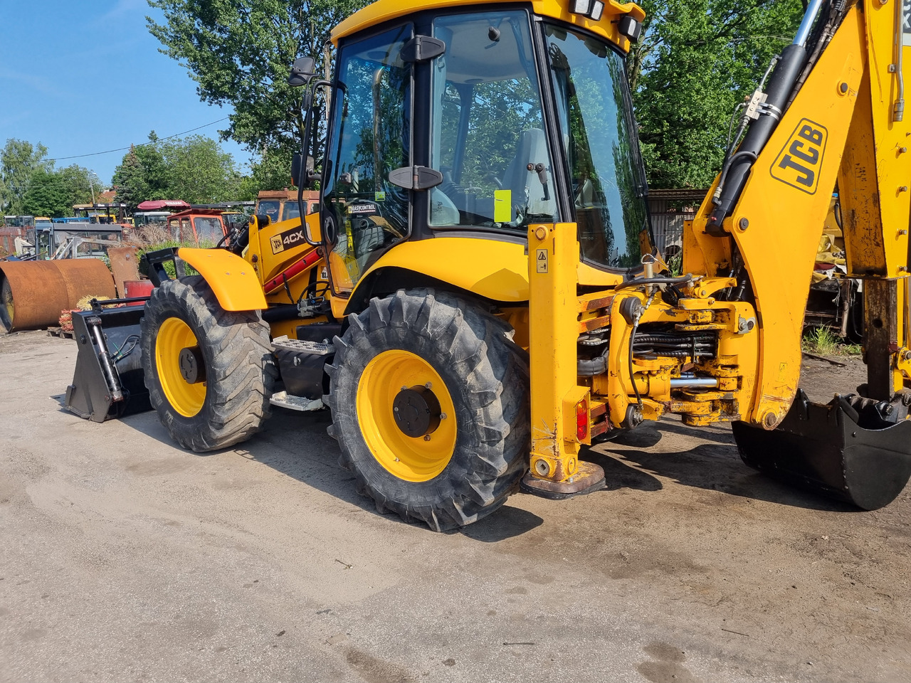JCB 4CX - Rovokopač-utovarivač: slika JCB 4CX - Rovokopač-utovarivač JCB 4CX - Rovokopač-utovarivač: slika JCB 4CX - Rovokopač-utovarivač