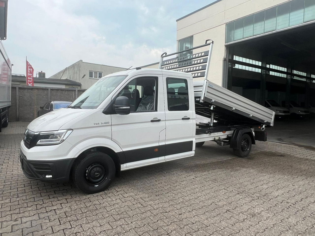 MAN TGE 3 3.180 L4 - 3-Seiten-Kipper 3,5t Aut. LED DC - Mali kamion kiper, Dostavno vozilo s dvostrukom kabinom: slika MAN TGE 3 3.180 L4 - 3-Seiten-Kipper 3,5t Aut. LED DC - Mali kamion kiper, Dostavno vozilo s dvostrukom kabinom MAN TGE 3 3.180 L4 - 3-Seiten-Kipper 3,5t Aut. LED DC - Mali kamion kiper, Dostavno vozilo s dvostrukom kabinom: slika MAN TGE 3 3.180 L4 - 3-Seiten-Kipper 3,5t Aut. LED DC - Mali kamion kiper, Dostavno vozilo s dvostrukom kabinom