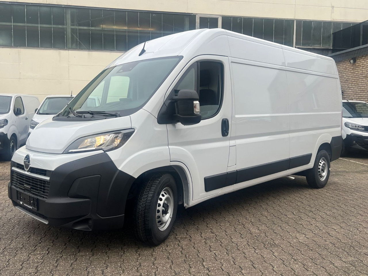 Opel Movano C Kasten L3 H2 3,5t Edition Automatik - Furgon: slika Opel Movano C Kasten L3 H2 3,5t Edition Automatik - Furgon Opel Movano C Kasten L3 H2 3,5t Edition Automatik - Furgon: slika Opel Movano C Kasten L3 H2 3,5t Edition Automatik - Furgon