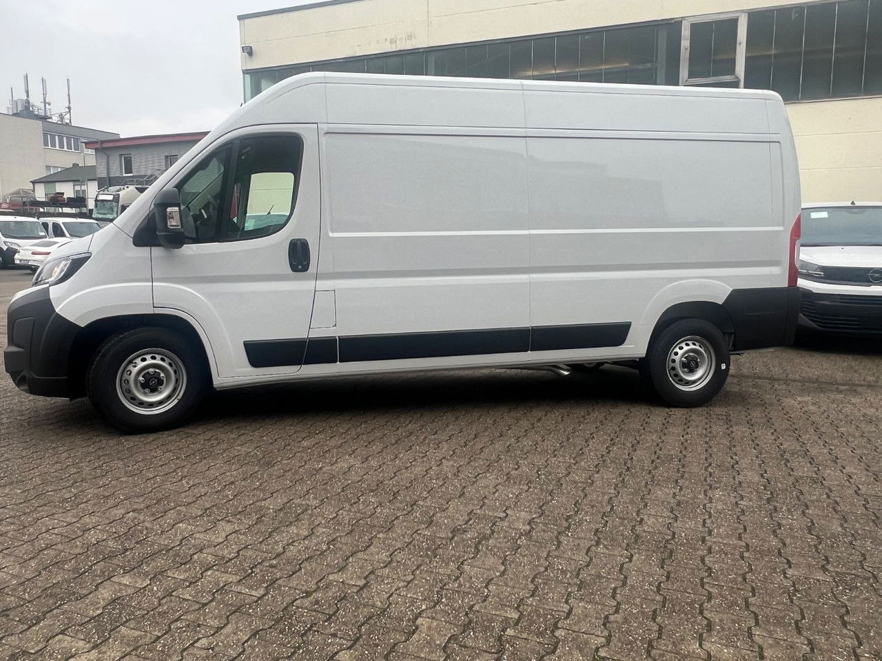 Opel Movano C Kasten L3 H2 3,5t Edition Automatik - Furgon: slika Opel Movano C Kasten L3 H2 3,5t Edition Automatik - Furgon Opel Movano C Kasten L3 H2 3,5t Edition Automatik - Furgon: slika Opel Movano C Kasten L3 H2 3,5t Edition Automatik - Furgon