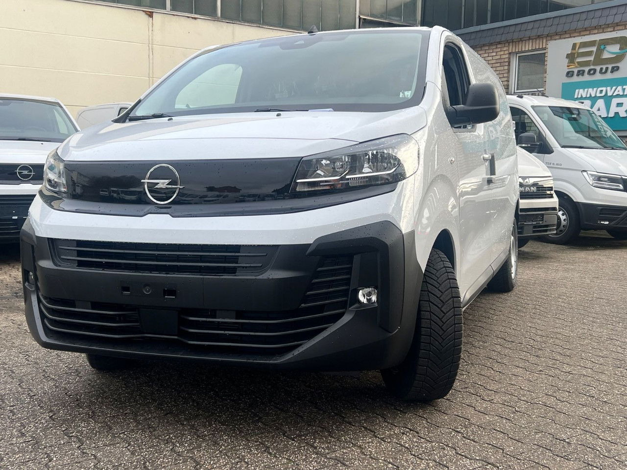 Opel Vivaro Cargo L2 H1 120 PS Allwetter AHK Rückfahr - Furgon: slika Opel Vivaro Cargo L2 H1 120 PS Allwetter AHK Rückfahr - Furgon Opel Vivaro Cargo L2 H1 120 PS Allwetter AHK Rückfahr - Furgon: slika Opel Vivaro Cargo L2 H1 120 PS Allwetter AHK Rückfahr - Furgon