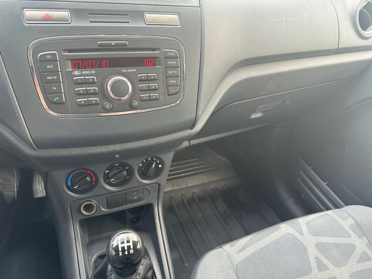 Zakup  Ford Transit Connect Ford Transit Connect: slika Zakup  Ford Transit Connect Ford Transit Connect