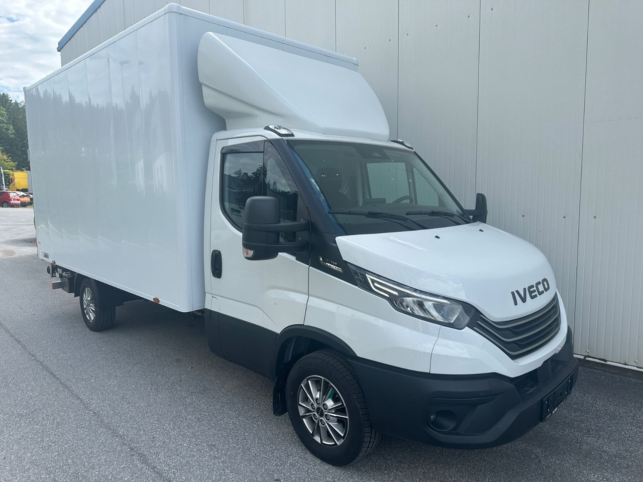 Iveco Daily 35S14 8g HiMatic LBW Mod 2025 - Dostavno vozilo sa zatvorenim sandukom: slika Iveco Daily 35S14 8g HiMatic LBW Mod 2025 - Dostavno vozilo sa zatvorenim sandukom Iveco Daily 35S14 8g HiMatic LBW Mod 2025 - Dostavno vozilo sa zatvorenim sandukom: slika Iveco Daily 35S14 8g HiMatic LBW Mod 2025 - Dostavno vozilo sa zatvorenim sandukom