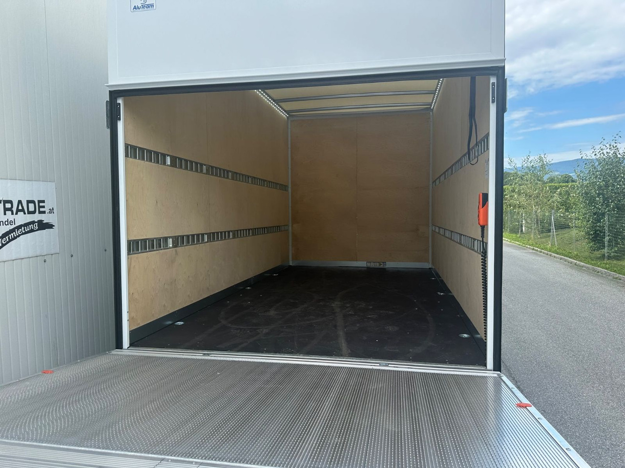Iveco Daily 35S14 8g HiMatic LBW Mod 2025 - Dostavno vozilo sa zatvorenim sandukom: slika Iveco Daily 35S14 8g HiMatic LBW Mod 2025 - Dostavno vozilo sa zatvorenim sandukom Iveco Daily 35S14 8g HiMatic LBW Mod 2025 - Dostavno vozilo sa zatvorenim sandukom: slika Iveco Daily 35S14 8g HiMatic LBW Mod 2025 - Dostavno vozilo sa zatvorenim sandukom