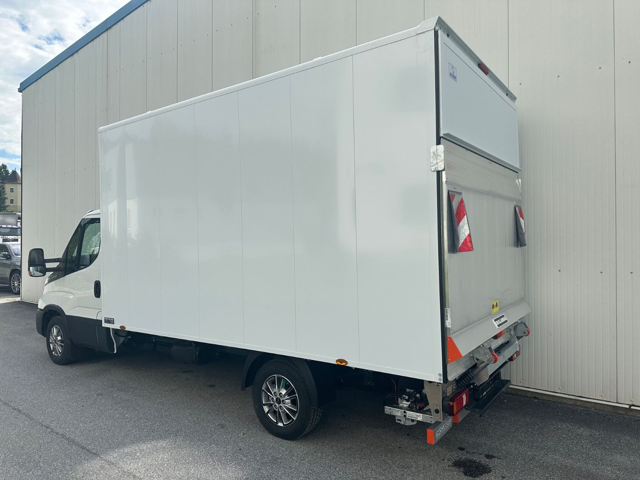Iveco Daily 35S14 8g HiMatic LBW Mod 2025 - Dostavno vozilo sa zatvorenim sandukom: slika Iveco Daily 35S14 8g HiMatic LBW Mod 2025 - Dostavno vozilo sa zatvorenim sandukom Iveco Daily 35S14 8g HiMatic LBW Mod 2025 - Dostavno vozilo sa zatvorenim sandukom: slika Iveco Daily 35S14 8g HiMatic LBW Mod 2025 - Dostavno vozilo sa zatvorenim sandukom