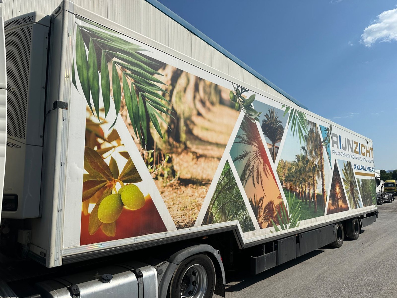 KMO-2TR Blumen Kühler TK SLX400 - Poluprikolica hladnjača: slika KMO-2TR Blumen Kühler TK SLX400 - Poluprikolica hladnjača KMO-2TR Blumen Kühler TK SLX400 - Poluprikolica hladnjača: slika KMO-2TR Blumen Kühler TK SLX400 - Poluprikolica hladnjača