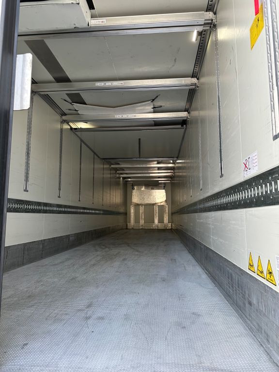 Krone SD 27 Thermoking Spectrum Multitemp Pharma Safe - Poluprikolica hladnjača: slika Krone SD 27 Thermoking Spectrum Multitemp Pharma Safe - Poluprikolica hladnjača Krone SD 27 Thermoking Spectrum Multitemp Pharma Safe - Poluprikolica hladnjača: slika Krone SD 27 Thermoking Spectrum Multitemp Pharma Safe - Poluprikolica hladnjača